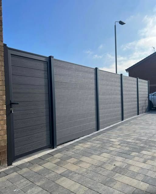 composite fencing and gate completed in Glasgow