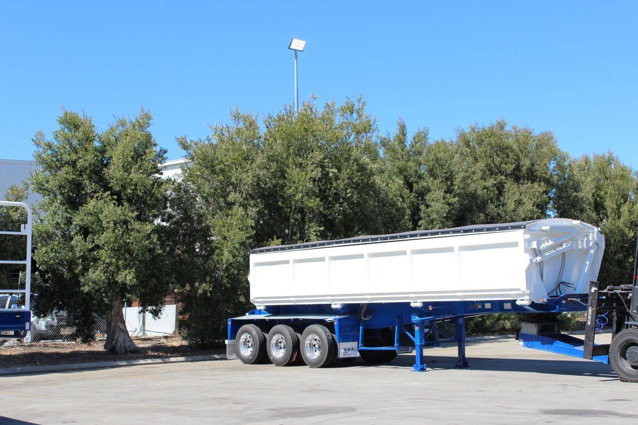 an AAA Trailer parked in a parking lot