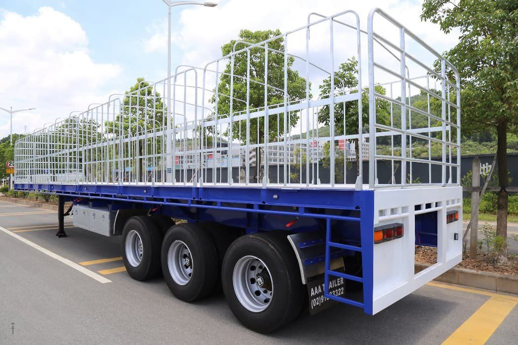empty flat deck semi
