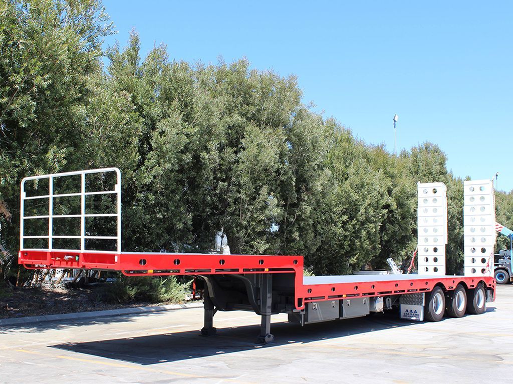 drop deck trailer with bifold ramps