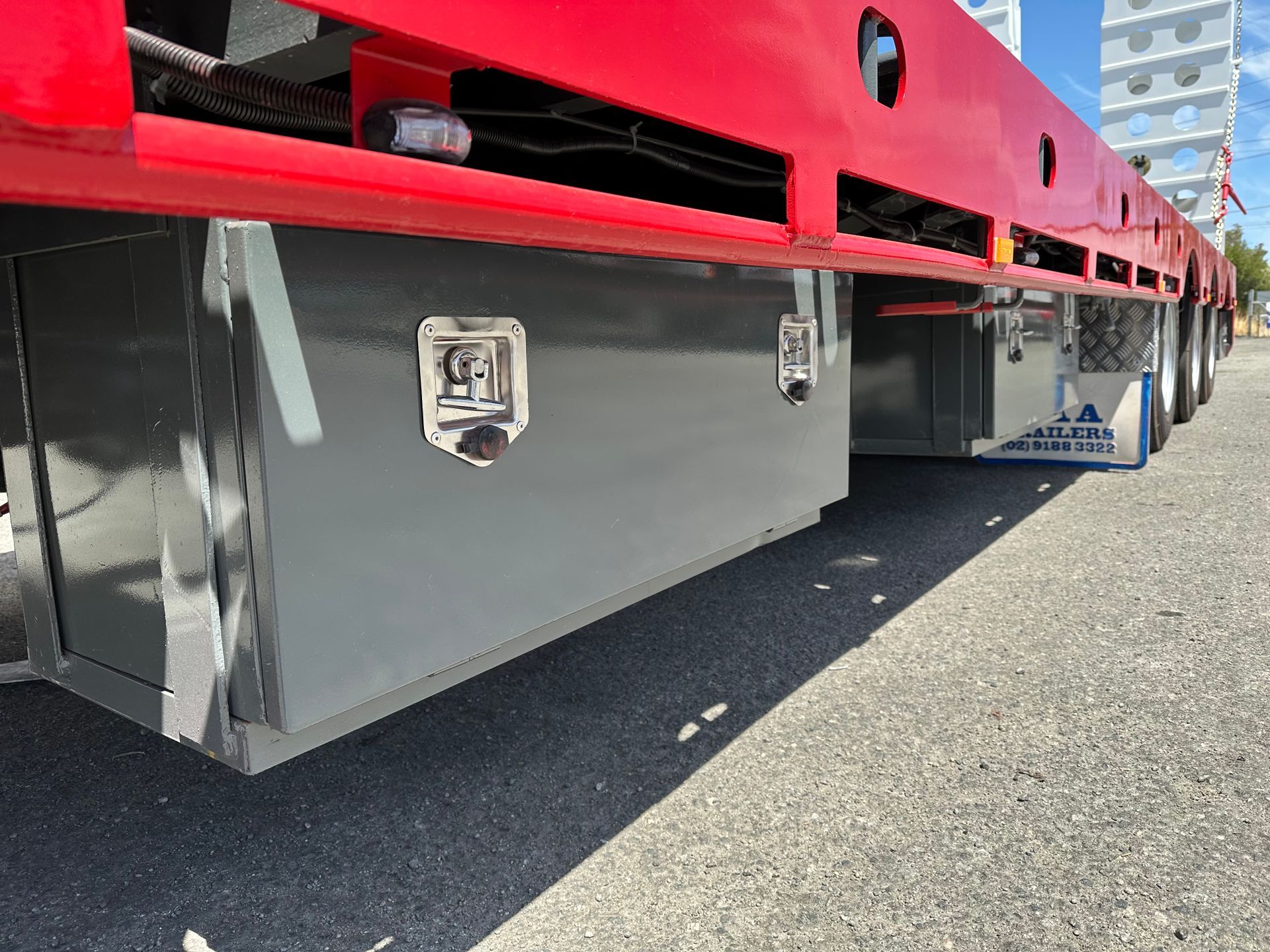 extendable drop deck close view