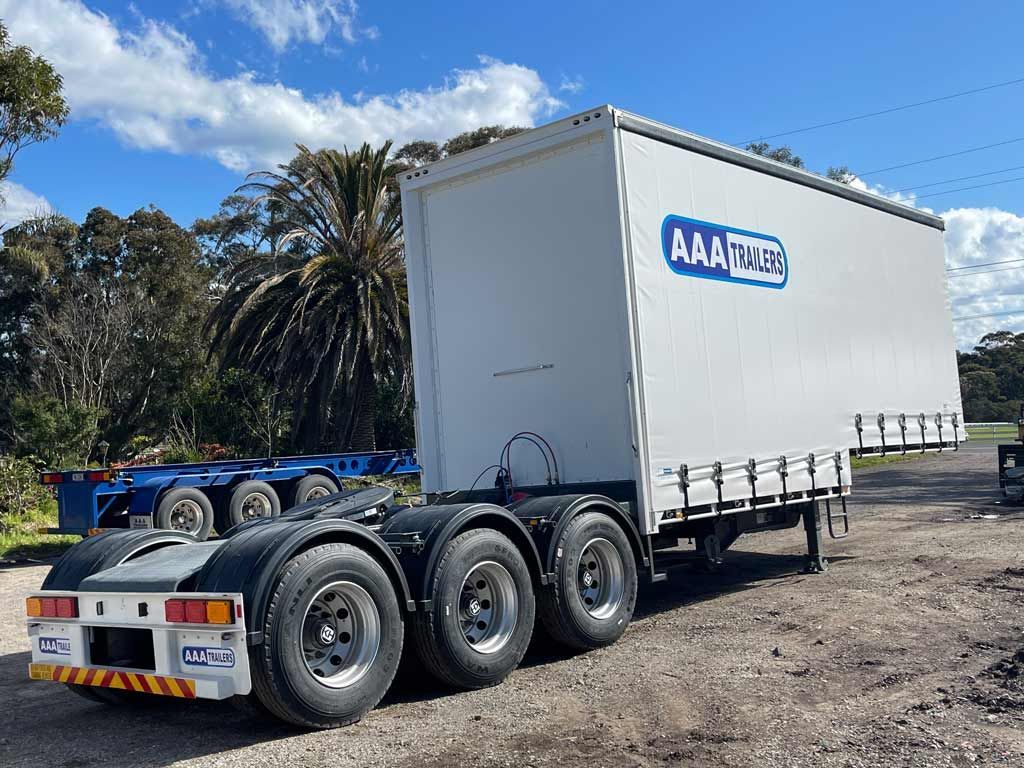 tautliner A trailer drop deck