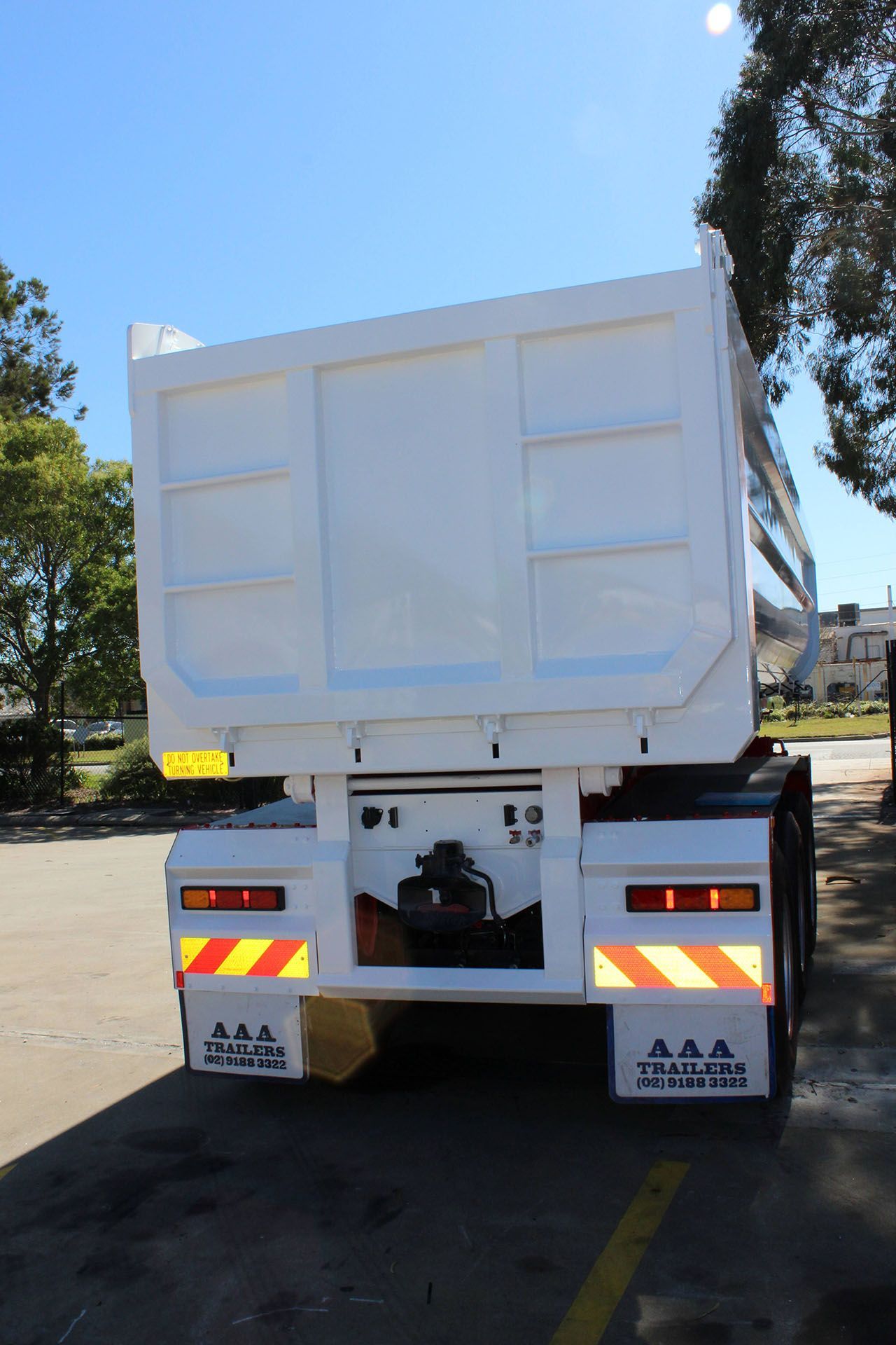 rock (end) tipper rear view