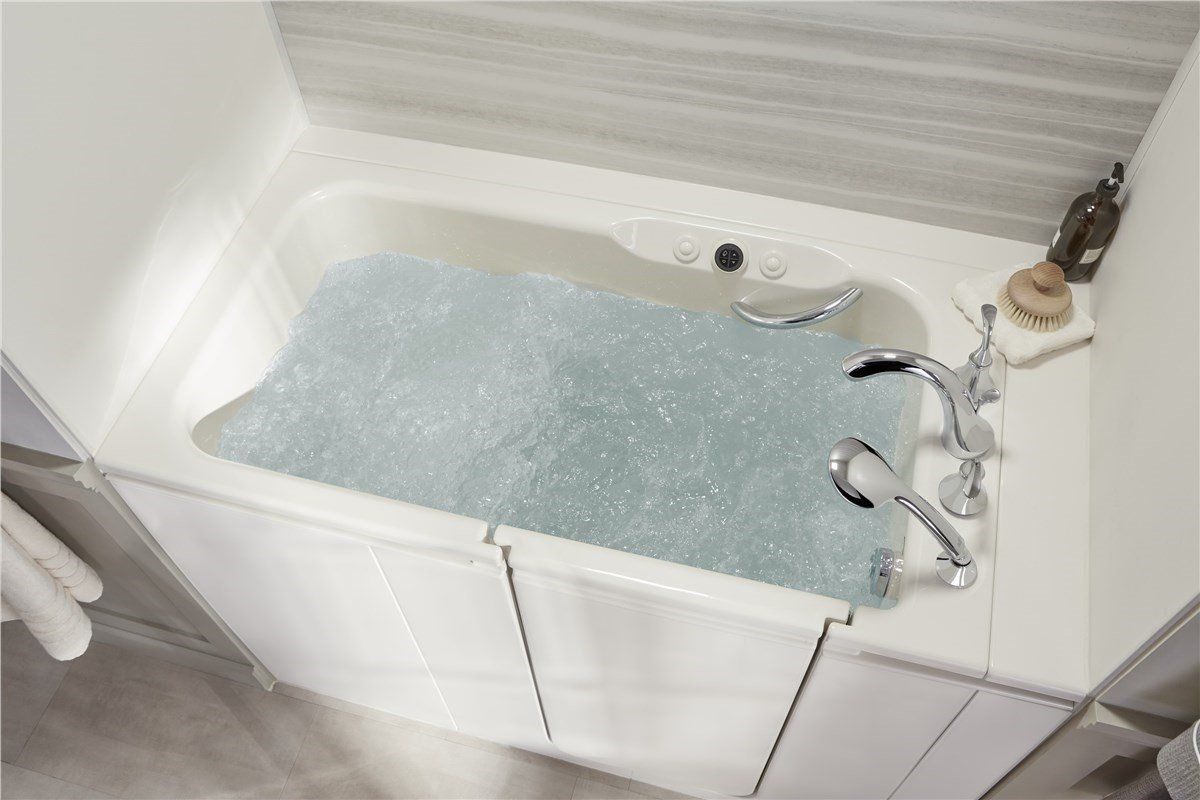 New Bathtub with Water — Moline, IL — Midwest Bath Co.