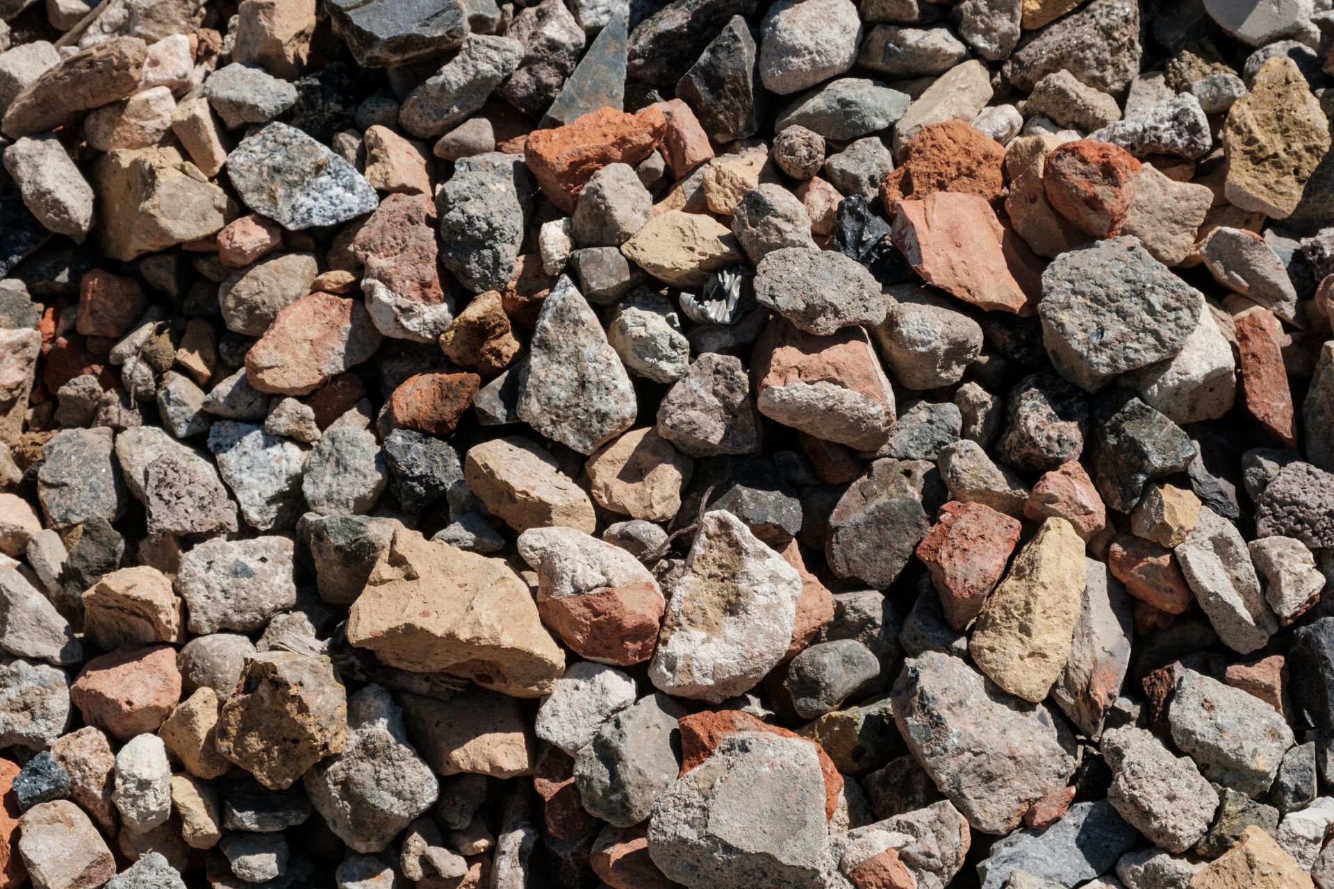 Mixed stones for construction material.