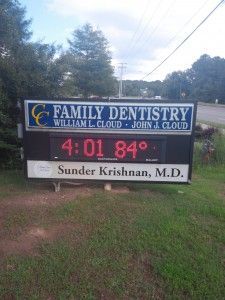 A sign that says family dentistry on it