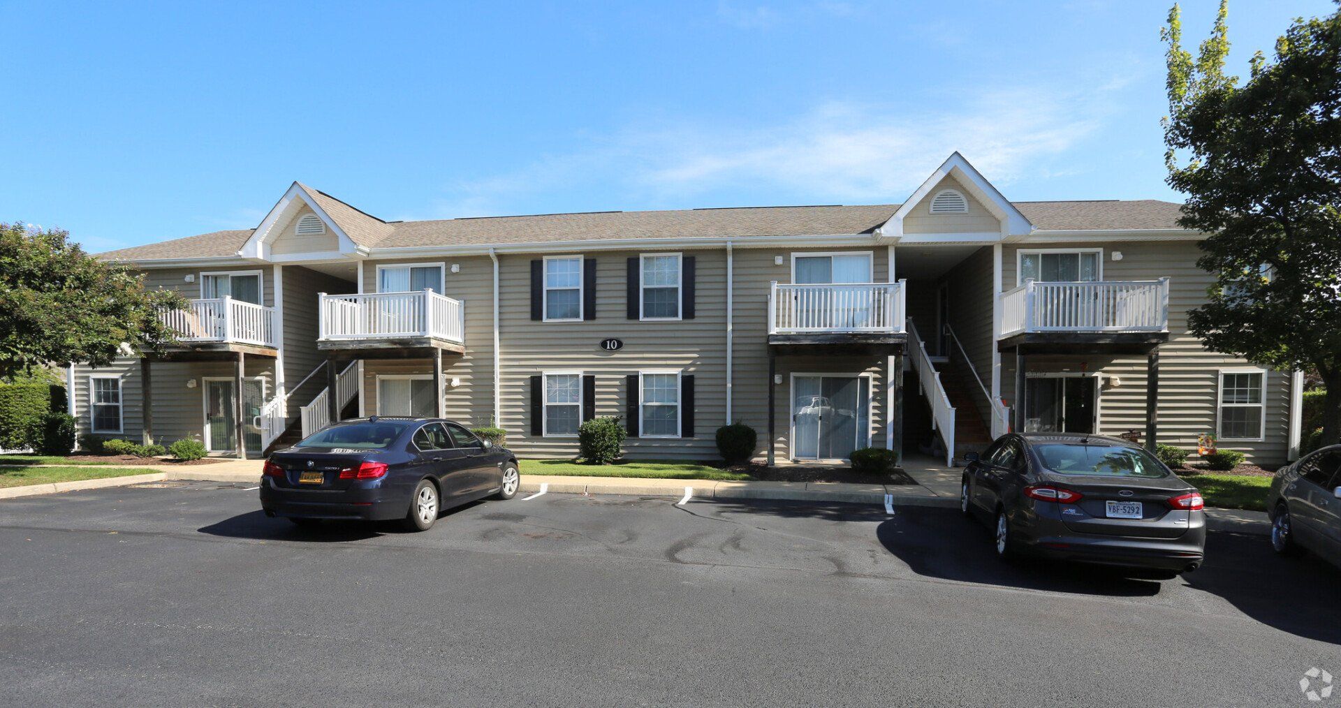 Hillpoint Woods Apartment Details