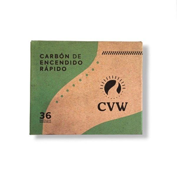 Caja de carbón vegetal de encendido rápido CVV. Empaque marrón y verde con texto y logotipo, mostrando "36".