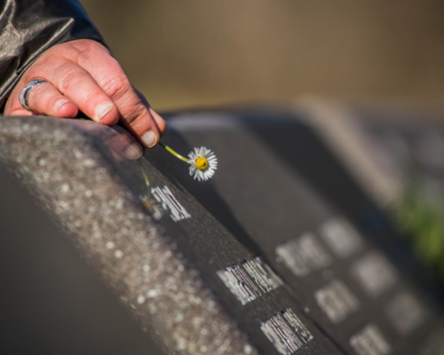 monument grave headstones