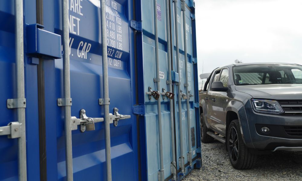 How Storage Containers Benefit the Automotive Industry