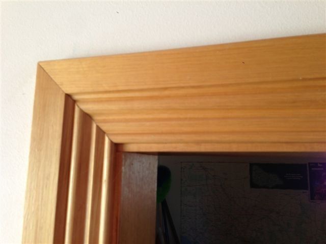 Entrance door beading