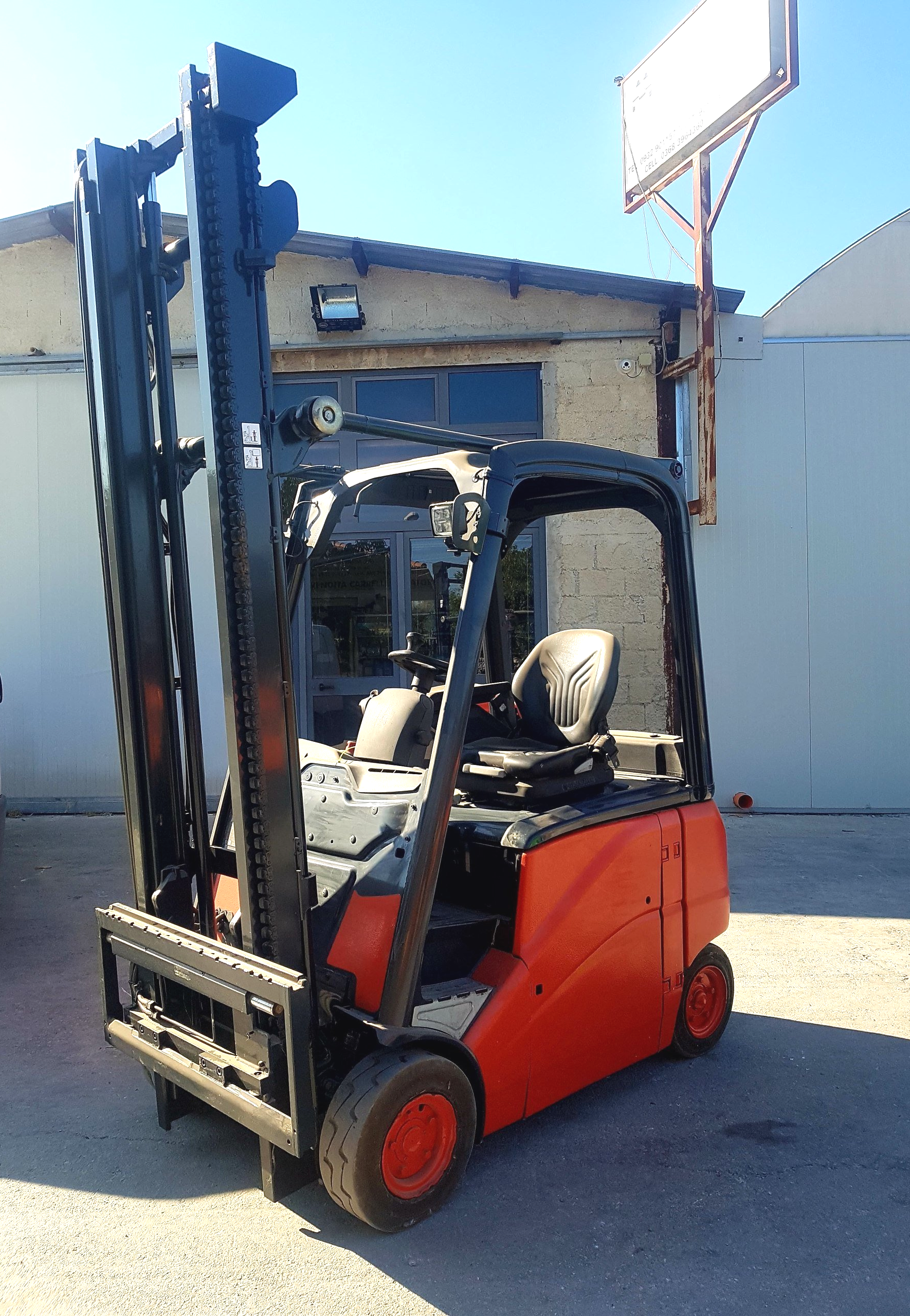 Carrelli elevatori elettrici a Giurdanella Carrelli Elevatori in Modica