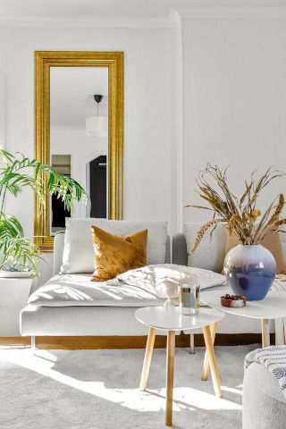 Dining area with Asian-inspired elements and comfortable seating