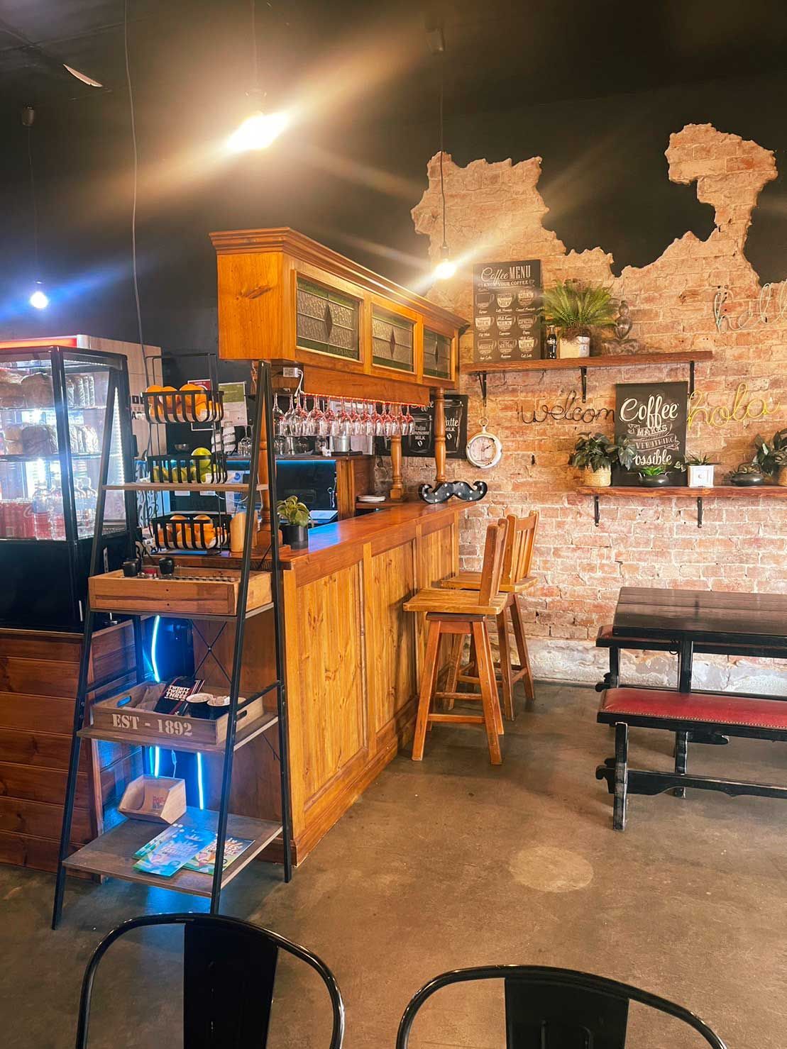 Delish Cafe and Thai Restaurant Cessnock