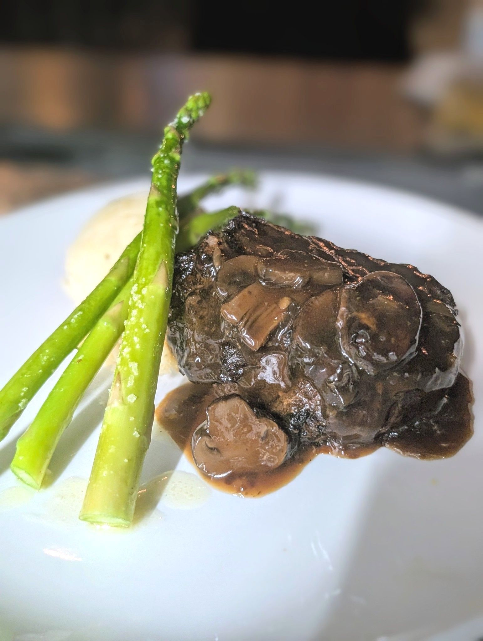 Wine Knot filet mignon 