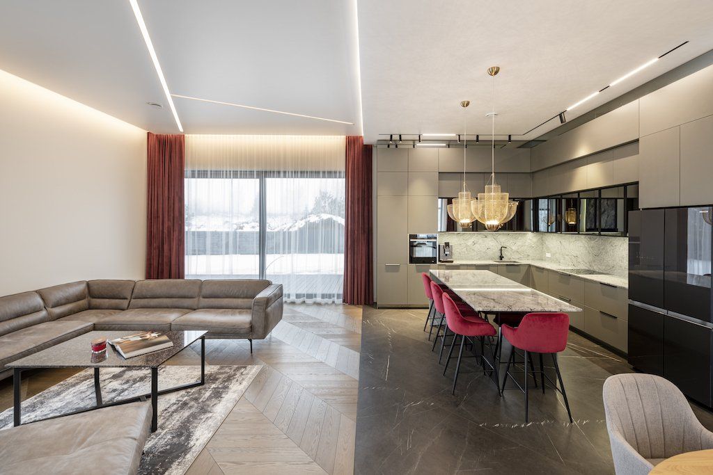 Naturalaus akmens gaminiai: Virtuvės stalviršis, stalas, sienų apdaila