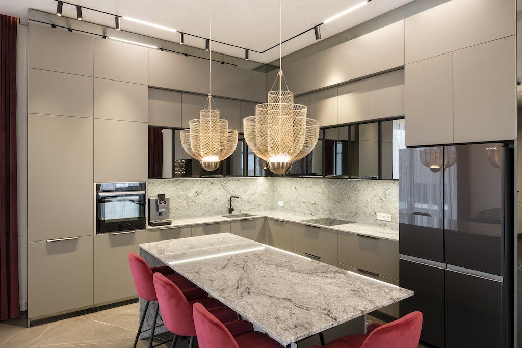 Naturalaus akmens gaminiai: Virtuvės stalviršis, stalas, sienų apdaila