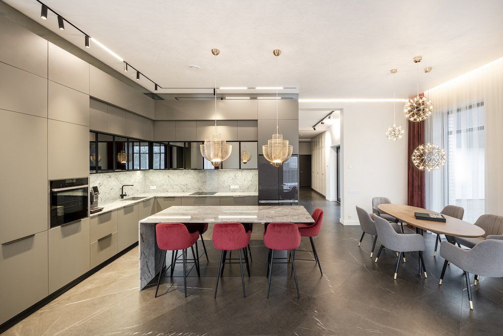 Naturalaus akmens gaminiai: Virtuvės stalviršis, stalas, sienų apdaila