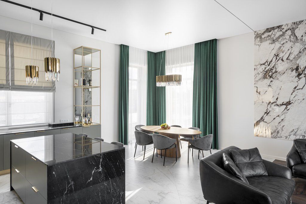 Naturalaus akmens gaminiai: Virtuvės stalviršis, stalas, sienų apdaila