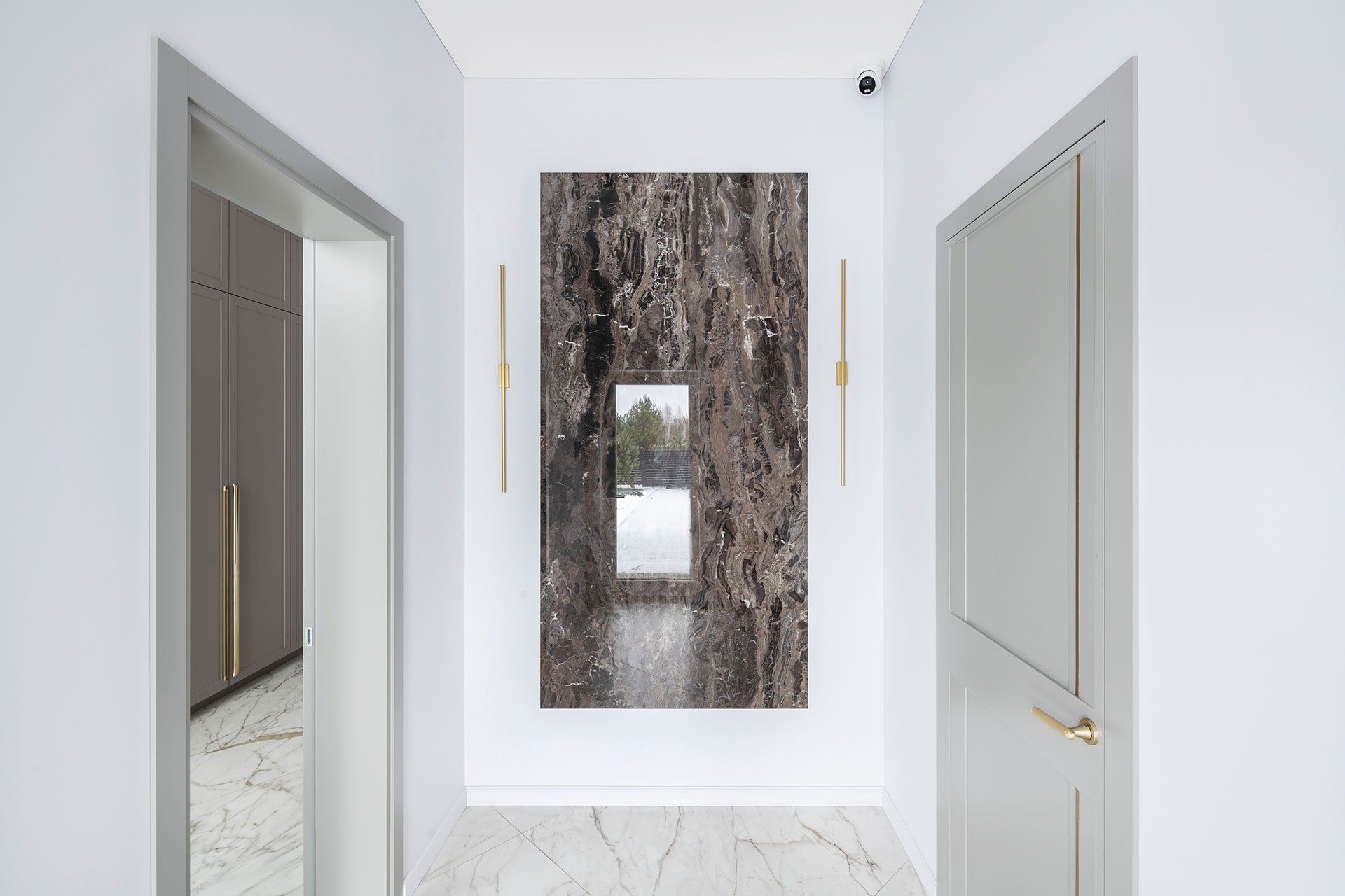 Naturalaus akmens gaminiai: sienų apdaila