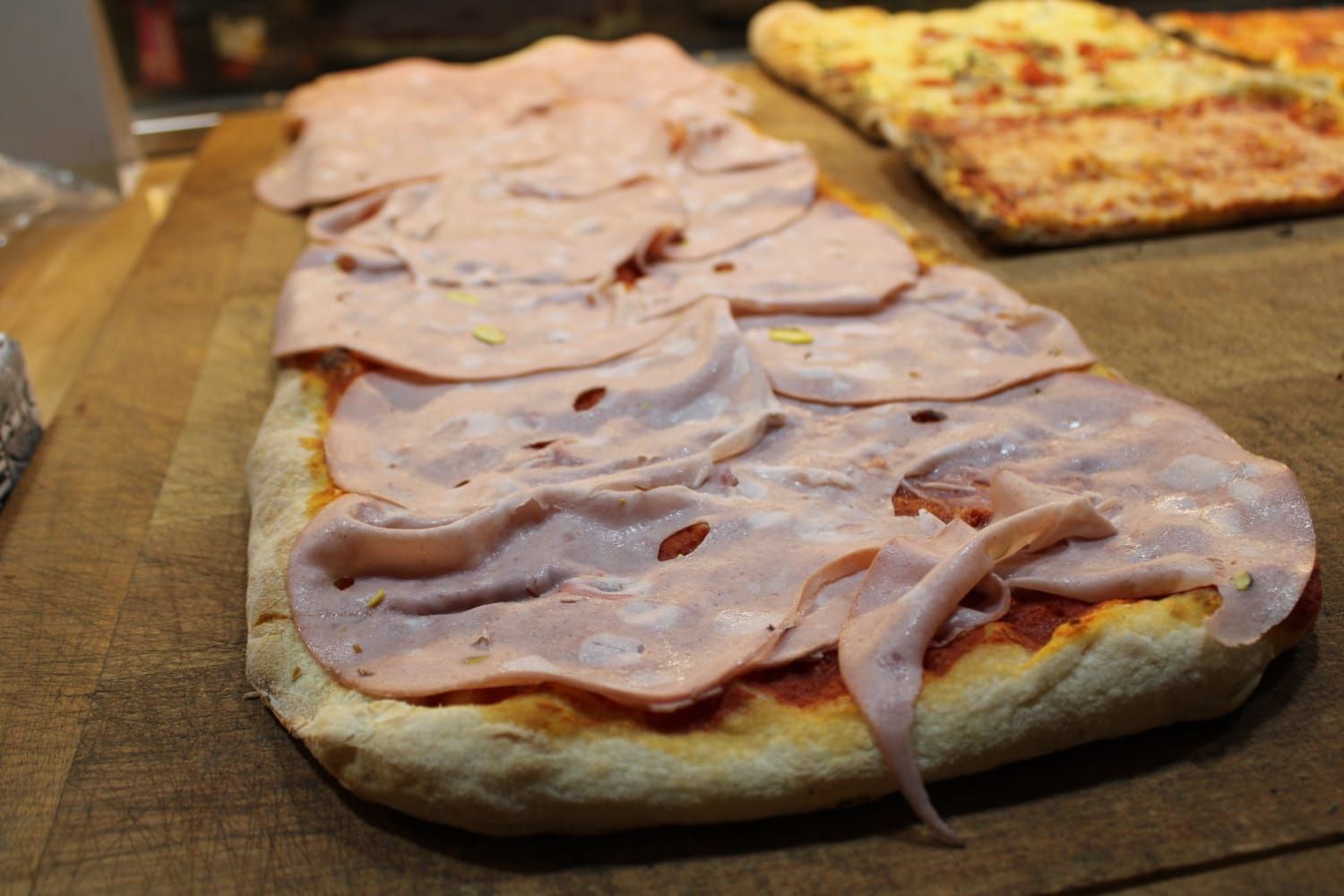pizza con mortadella