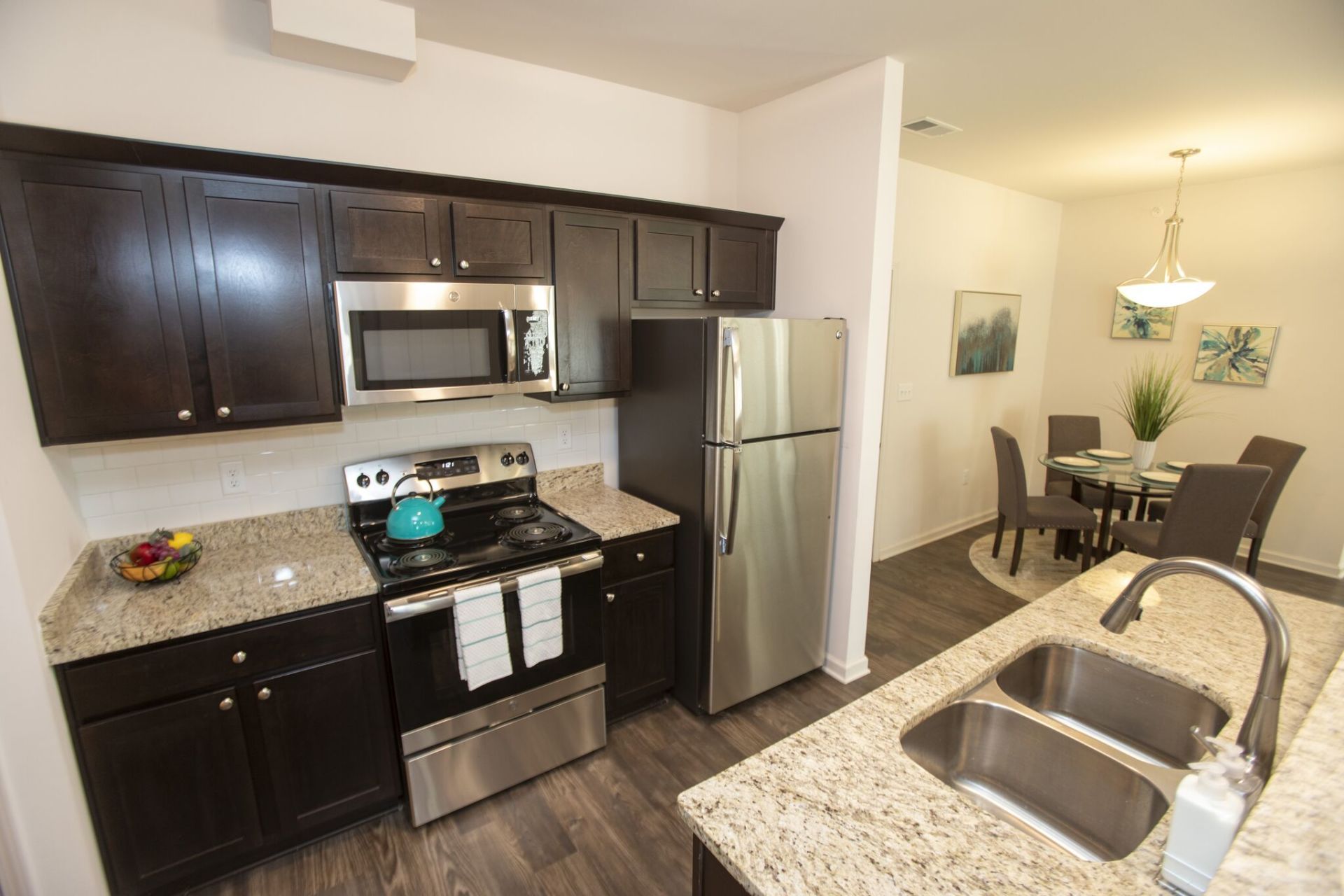 2 BEDROOM