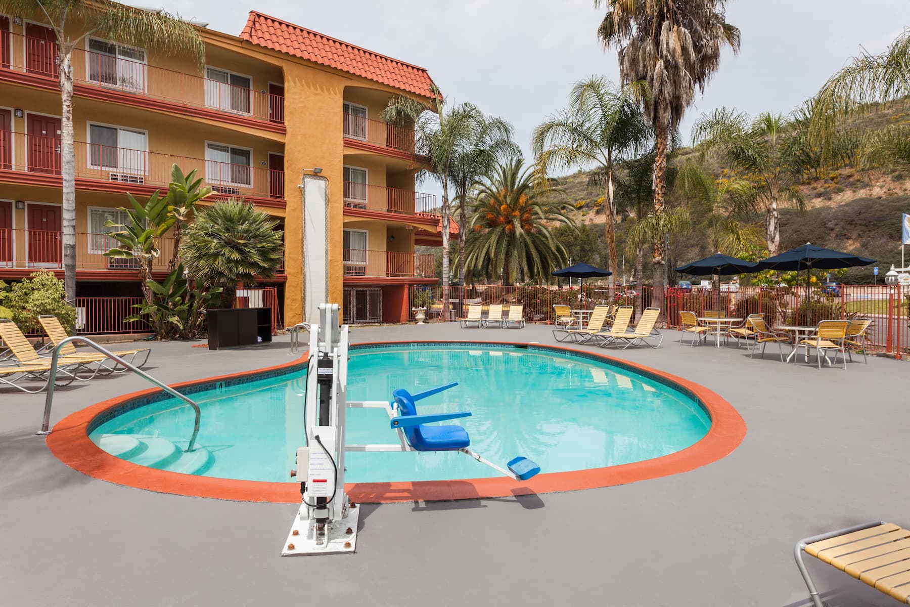 exterior pool view of days inn mission valley qalcomm stadium sdsu