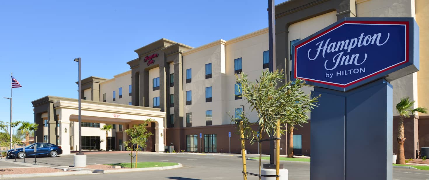 Exterior Angle View of Hampton Inn in El Centro