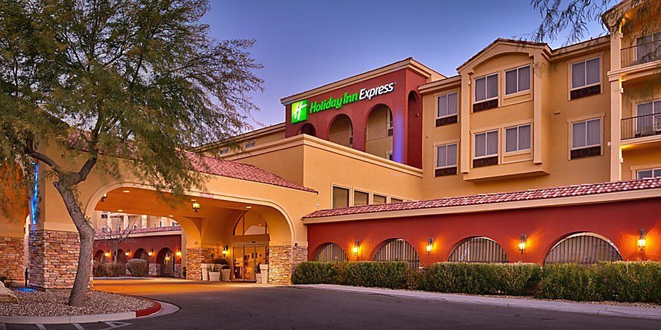 Exterior view of Holiday Inn Express & Suites Mesquite