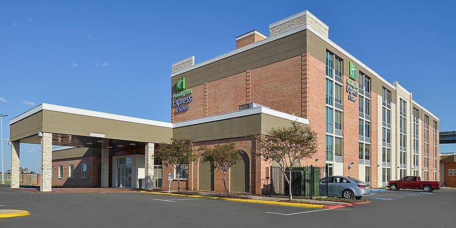 Exterior view of Holiday Inn Express & Suites Shreveport
