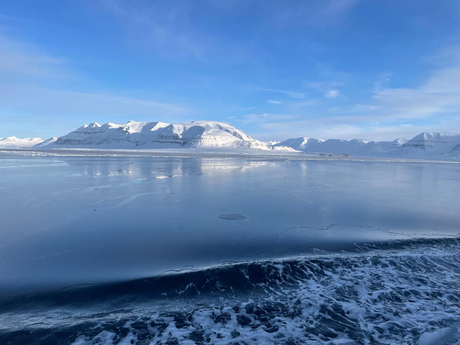 A Day Trip to Svalbard‏