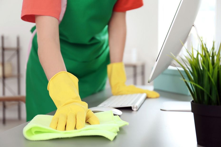 Cleaning Computer Table