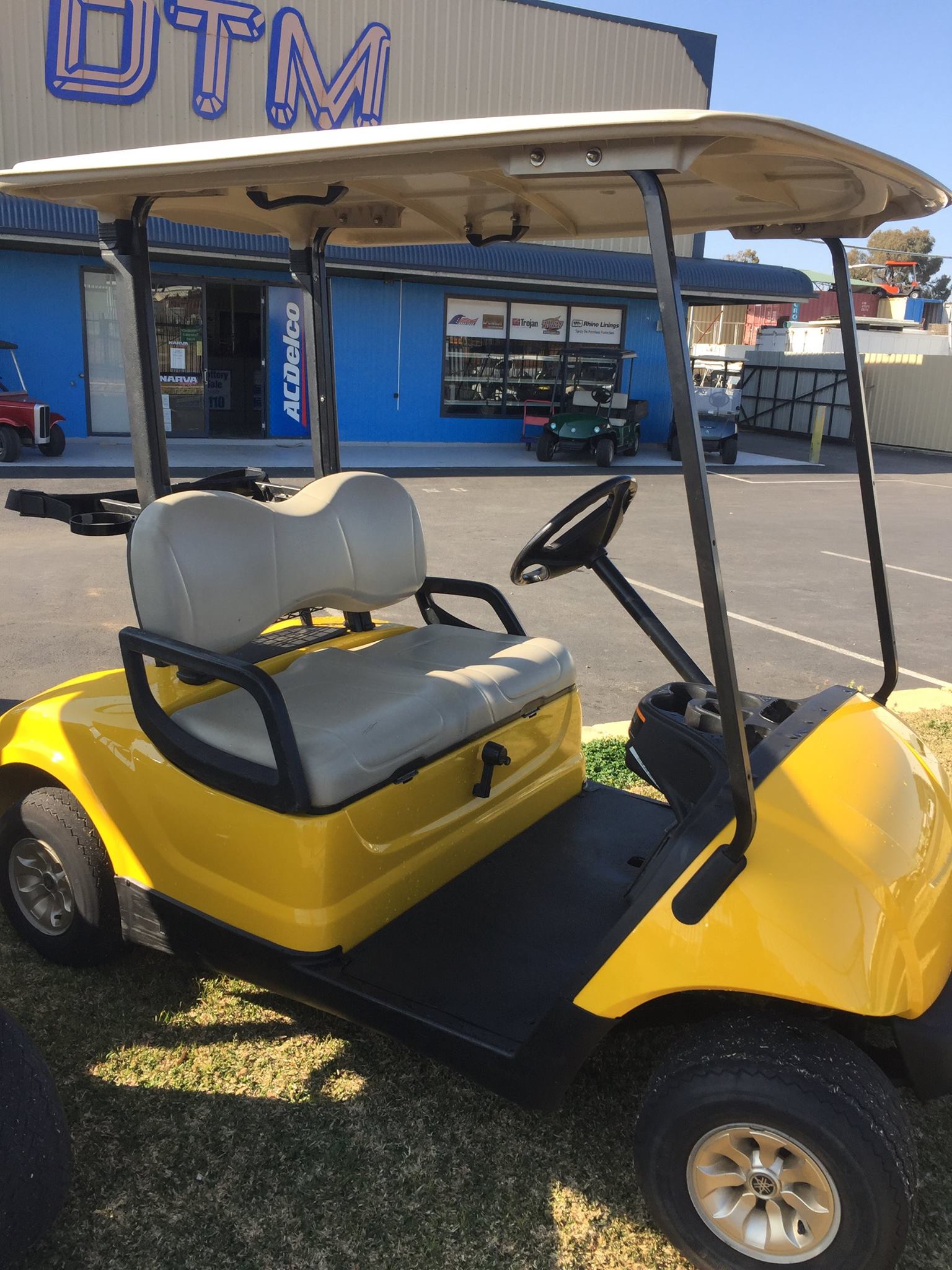 Yellow Petrol Yamaha 2010 Model — Sells New & Used Golf Carts In Tamworth, NSW