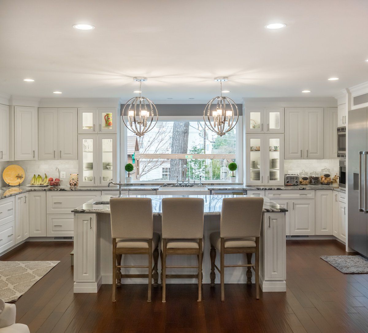 Painted Linen Waypoint Cabinets, Brushed Imperial Blend Tile Backsplash, Viscount White Granite Countertops and Island