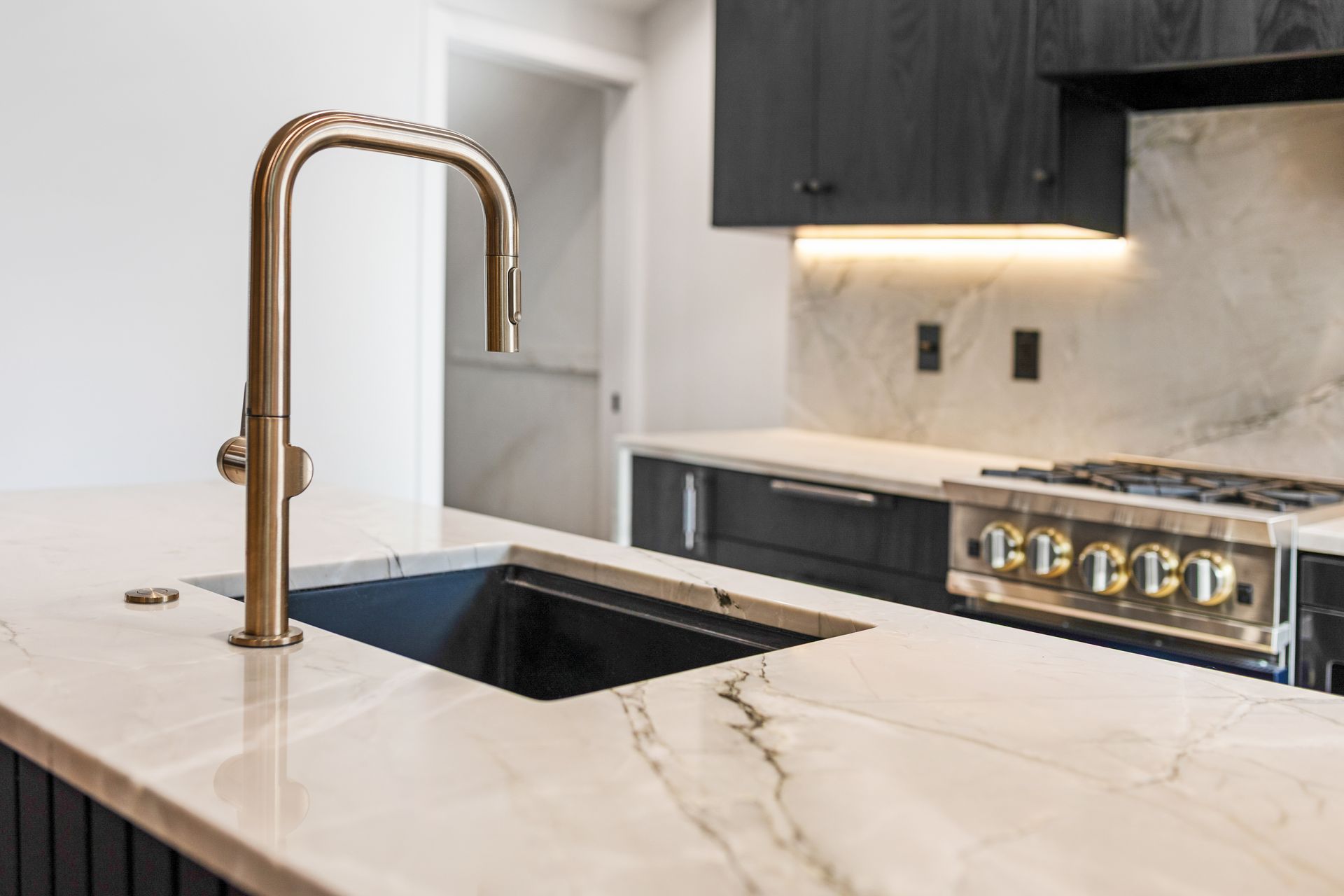 Bianco Superior Quartzite Countertops by Daltile