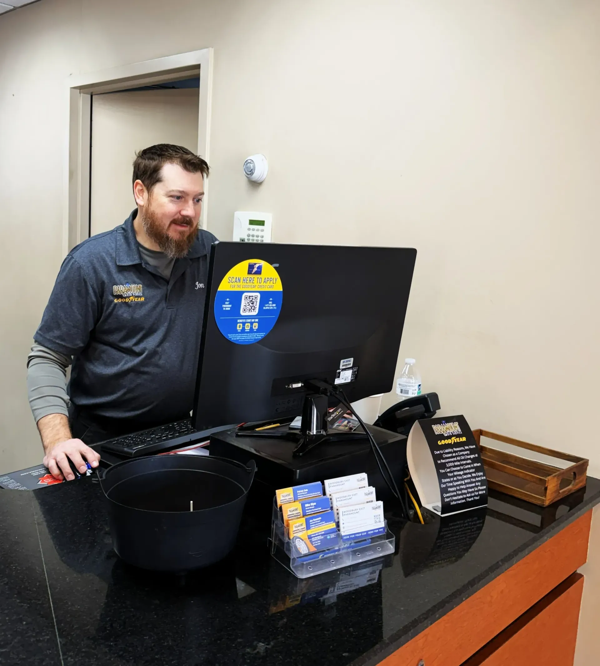 Front Desk | Paramount Auto Service