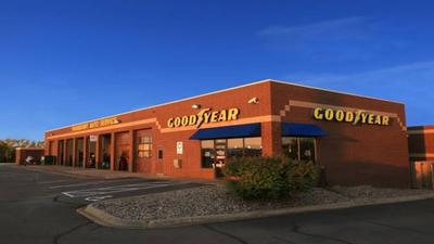 Shop Image | Paramount Auto Service Woodbury West