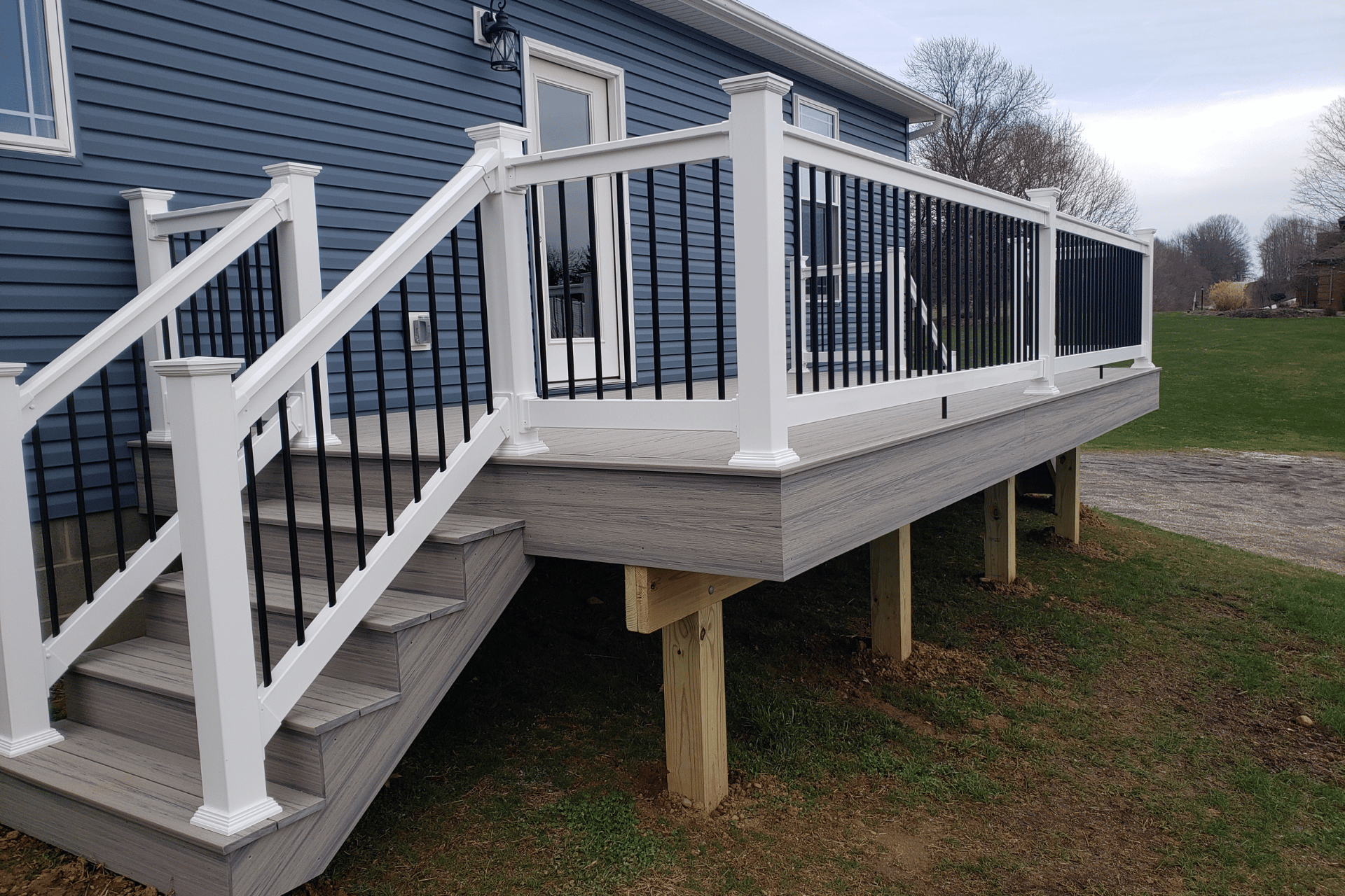 curved decking near me photo - duval deck experts