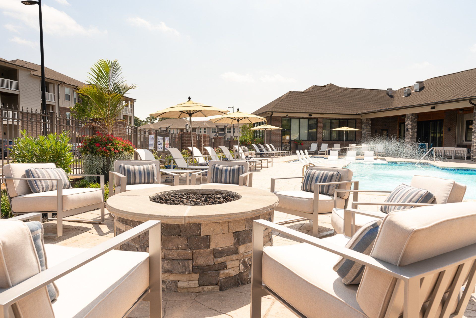 Overlook at Farragut Apartment Homes