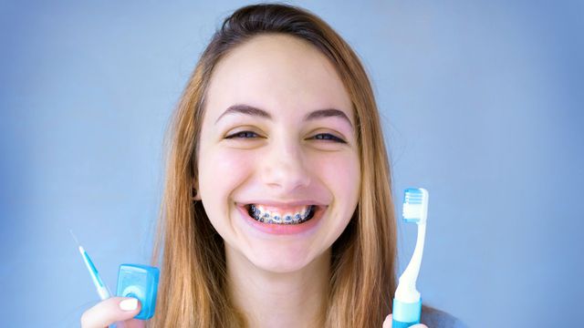 How+to+Help+Your+Kids+Brush+Better+with+Braces-640w.jpg