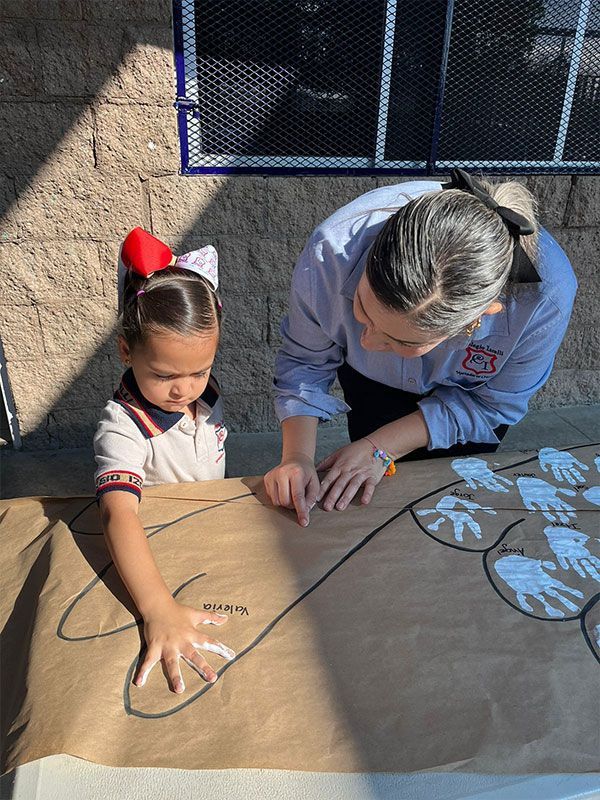 COLEGIO IZCALLI - Docentes titulados