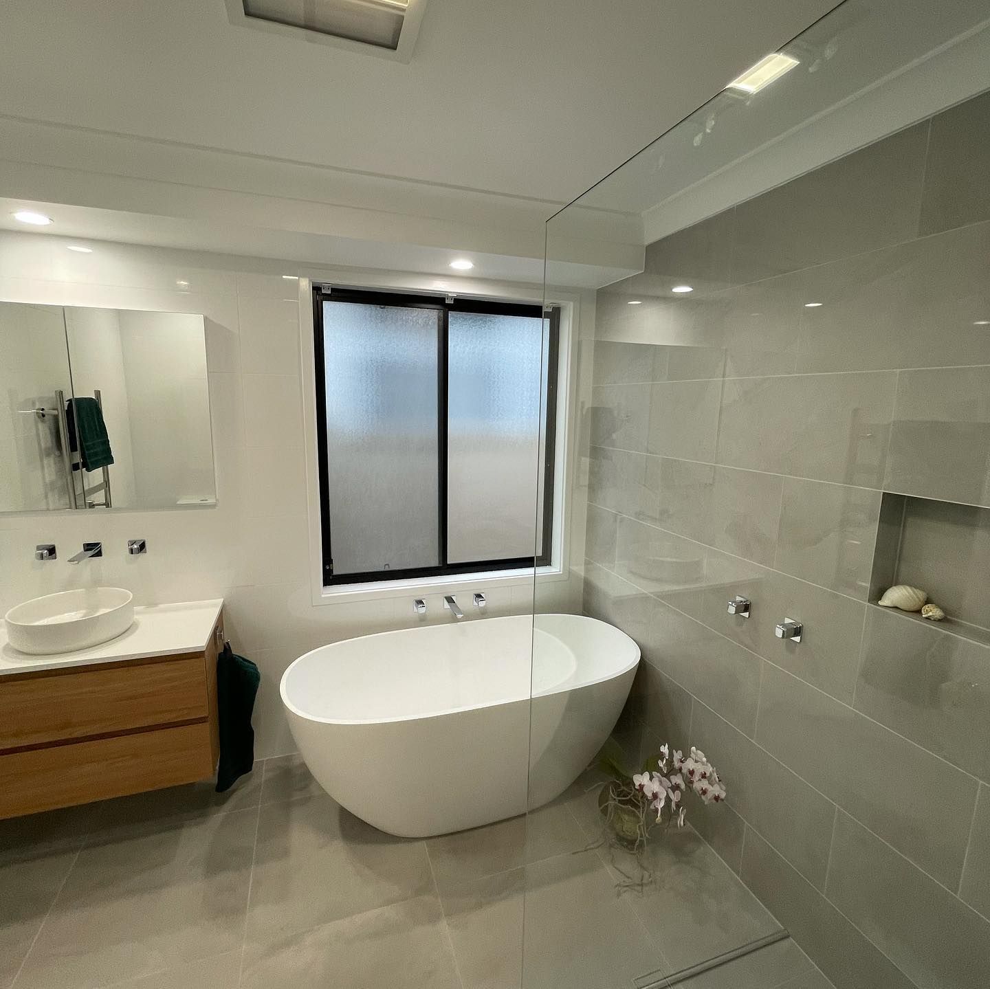 Modern Bathroom — Bathroom Design in Wollongong