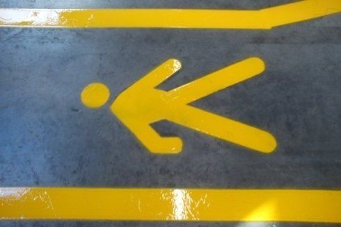 Segnaletica orizzontale per passaggio pedonale