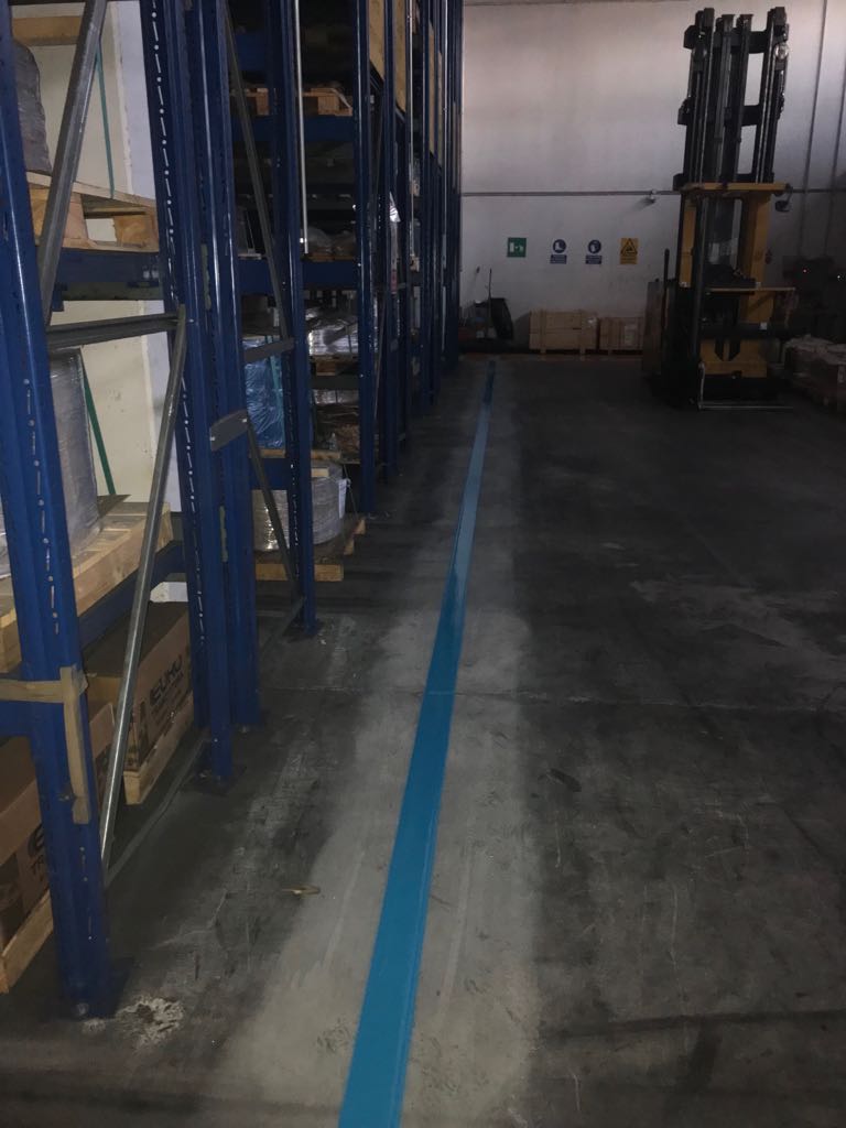 Segnaletica in vernice blu