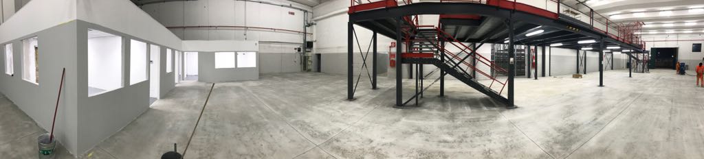 Opere e segnaletica per magazzini