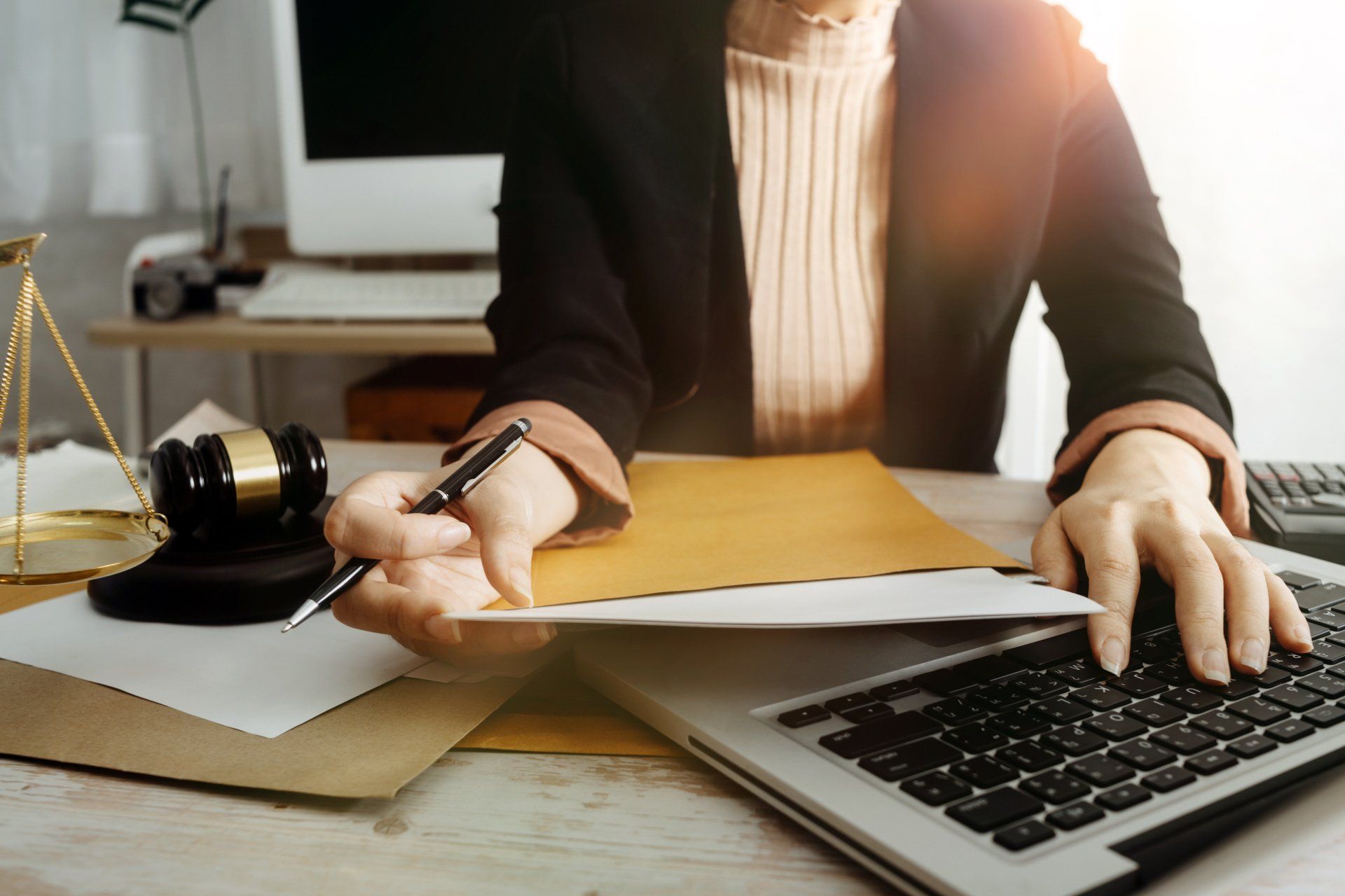 Anwältin, Dr. Astrid Prießner, Zivilrecht, Schadenersatzrecht