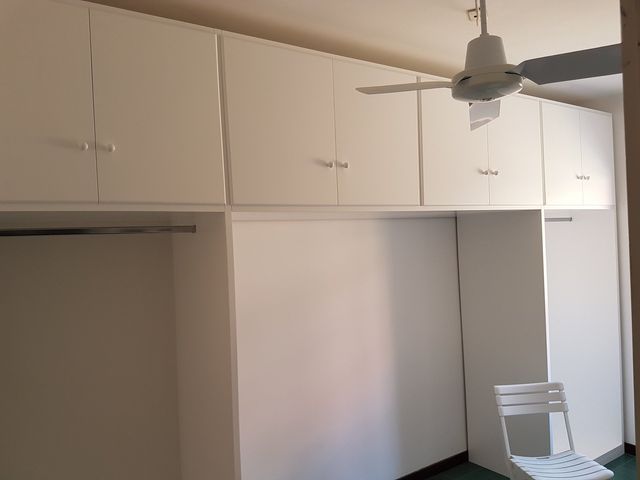 pensili per stanza da letto in legno