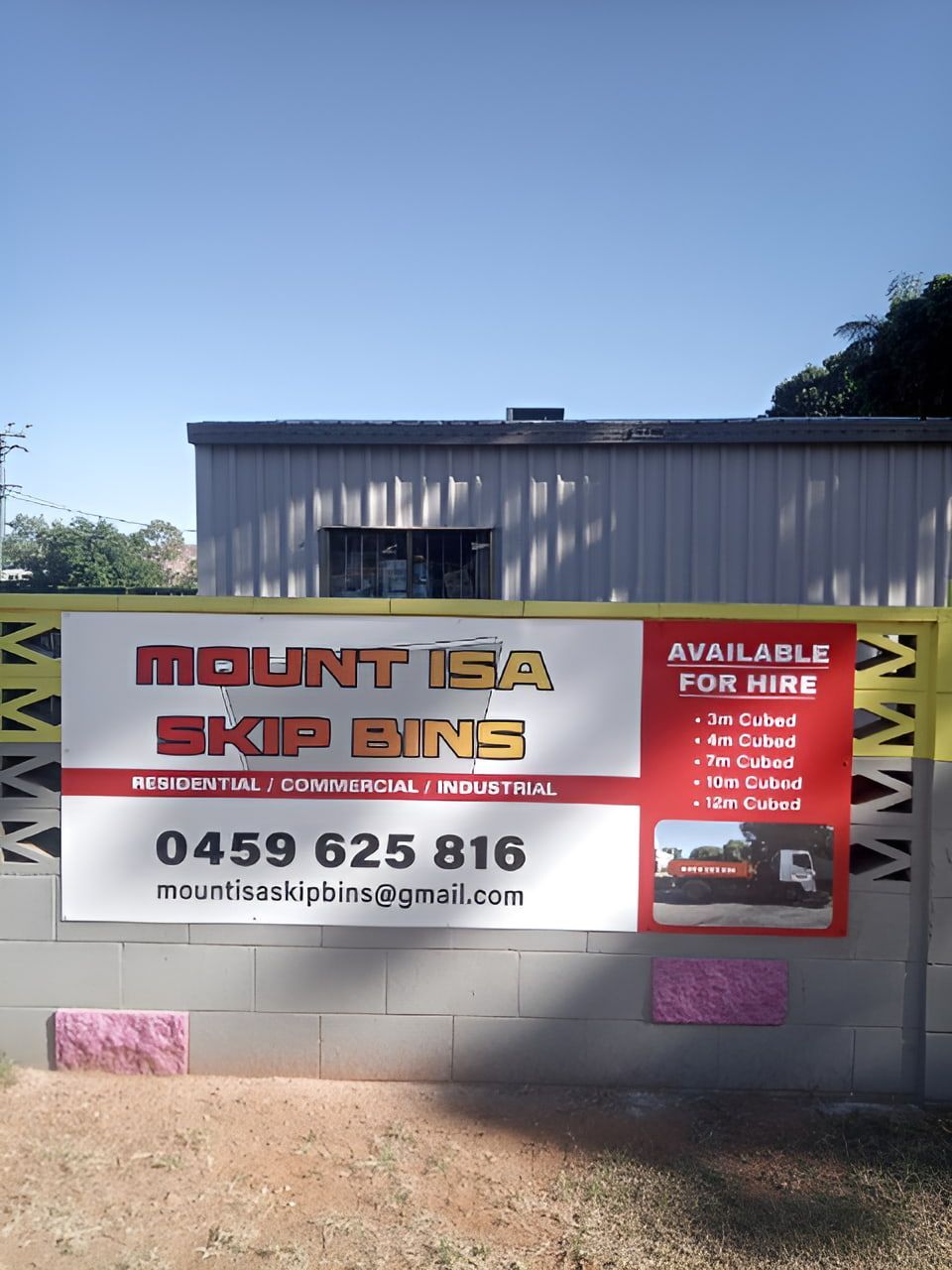 A Sign That Says Mount Isa Skips On It — Mount Isa Skips In Mount Isa, QLD