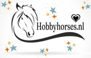 Het logo van Hobbyhors.nl met een gestileerd paardenhoofd, een harticoon en een vloeiende zwarte onderstreping.
