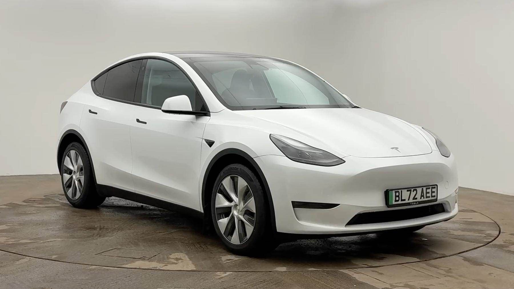 Tesla Model Y BL72AEE